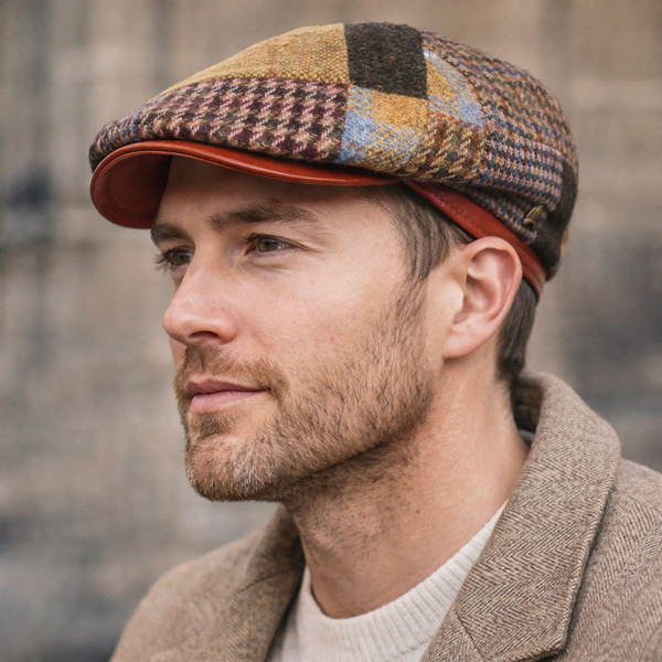 Casquette Gatsby en patchwork Harris Tweed portée – Hats & Brothers