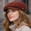 Casquette gavroche femme en velours brique portée – Hats & Brothers
