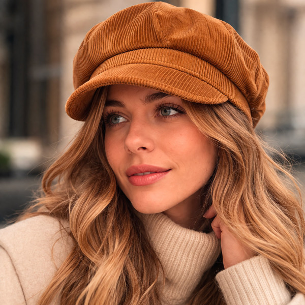 Casquette gavroche femme en velours cognac portée – Hats & Brothers