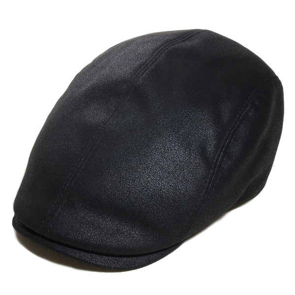 Vue de dessus de la casquette plate en simili cuir noir à trois coutures
