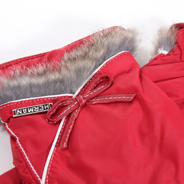 gant rouge et fourrure de lapin