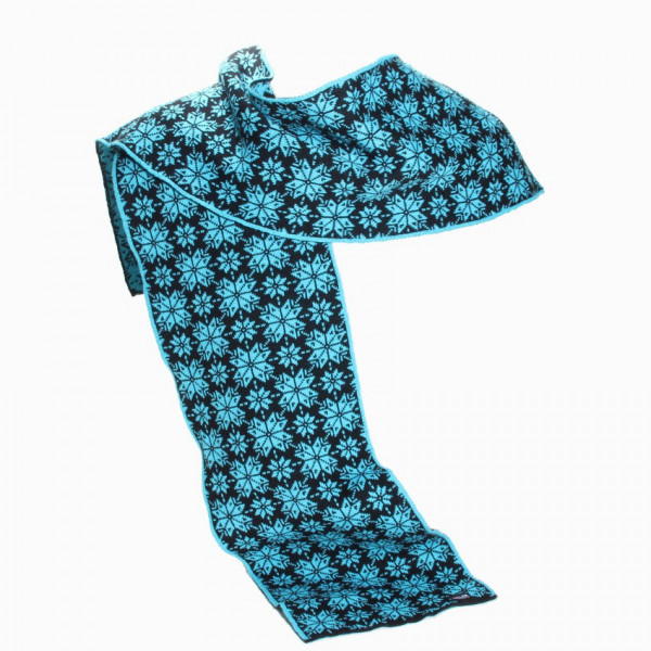 écharpe bleue imprimée