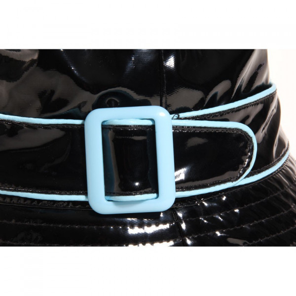 bob ciré noir avec ceinture turquoise