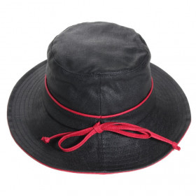 chapeau pluie avec cordon coloré