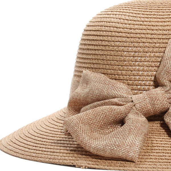 chapeau avec noeud papillon