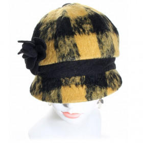 casquette gavroche femme laine carreaux noir et moutarde