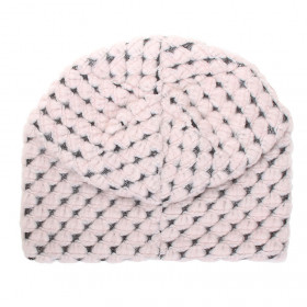 bonnet pincé derrière