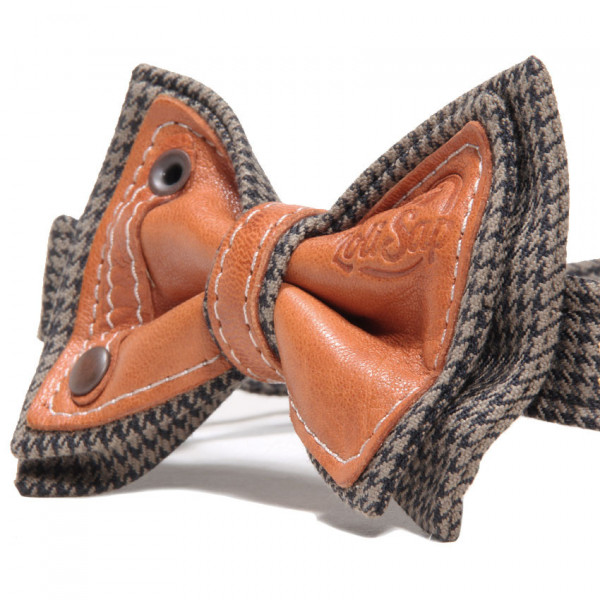 Nœud papillon en pied de poule et cuir de vachette marron et rivets