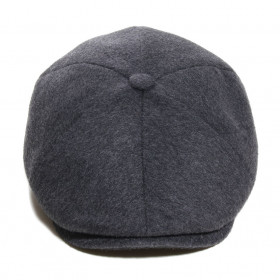 Casquette avec bouton