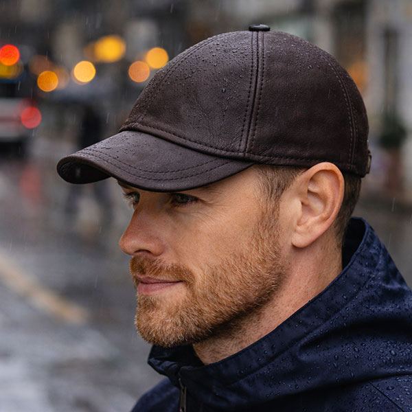 Casquette cuir hiver protection vent et pluie